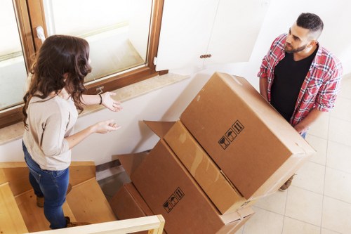 Residential moving truck service near Bowespark streets